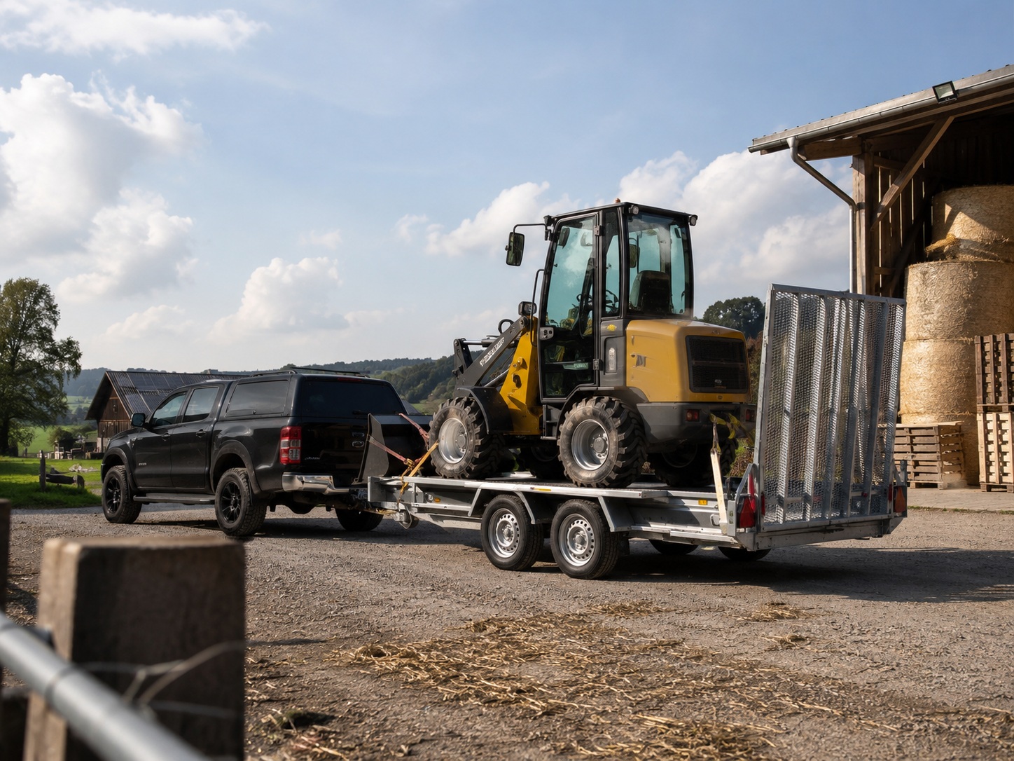 Baumaschinen und Kommunaltransporter für Landwirtschaft und Hof
