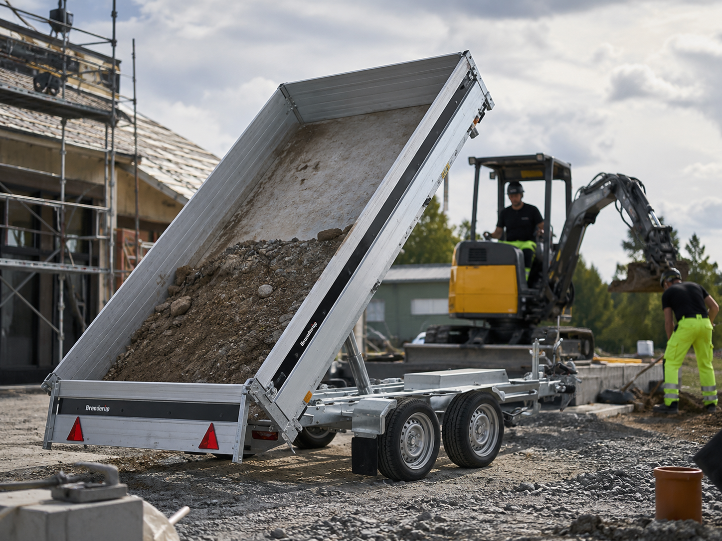 Brenderup Kipper und Maschinentransporter für Bau und Gartenbau
